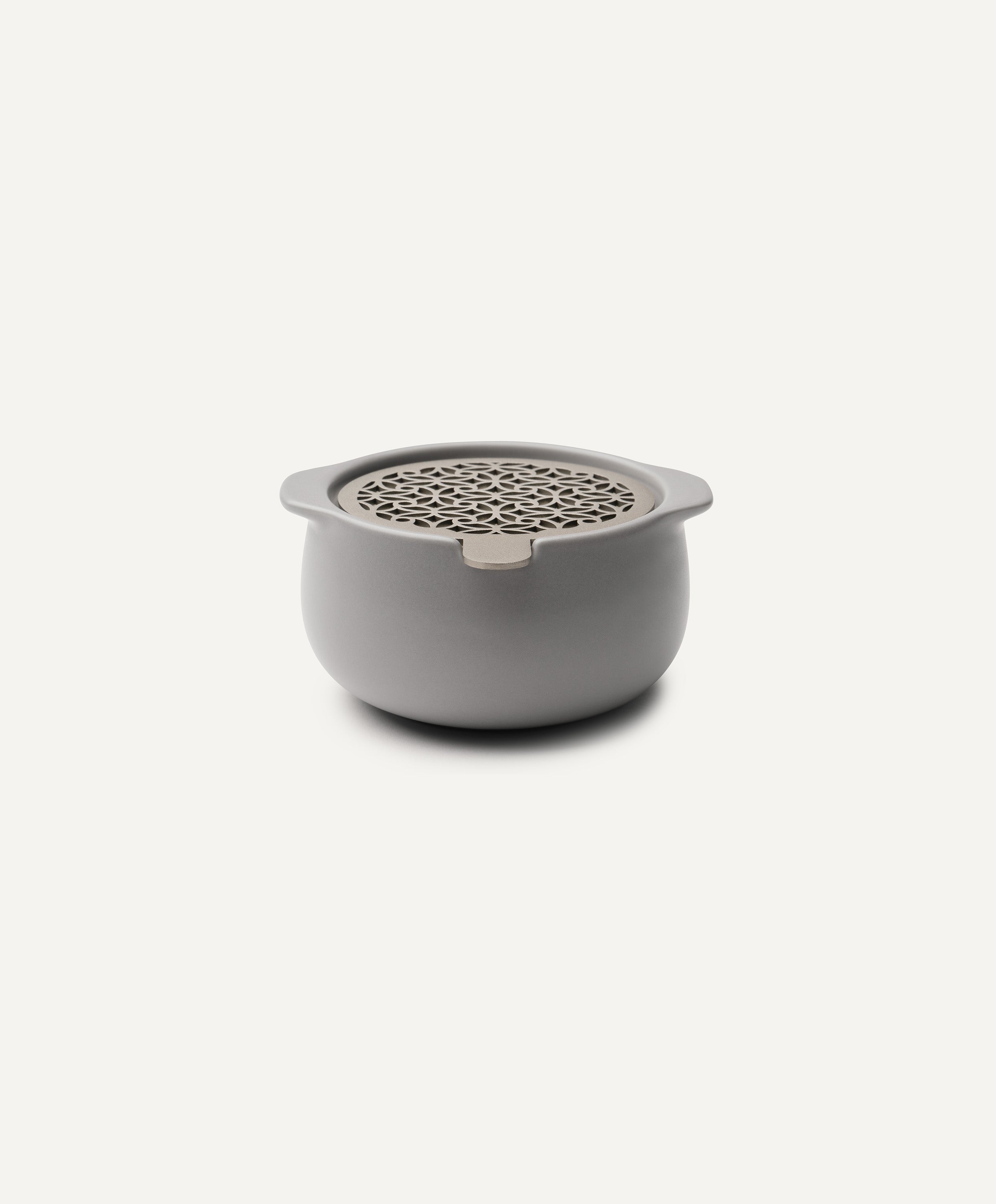 Jun Self-Heating Ceramic Diffuser 5 fl oz / 150 mL in Soft Gray with lid