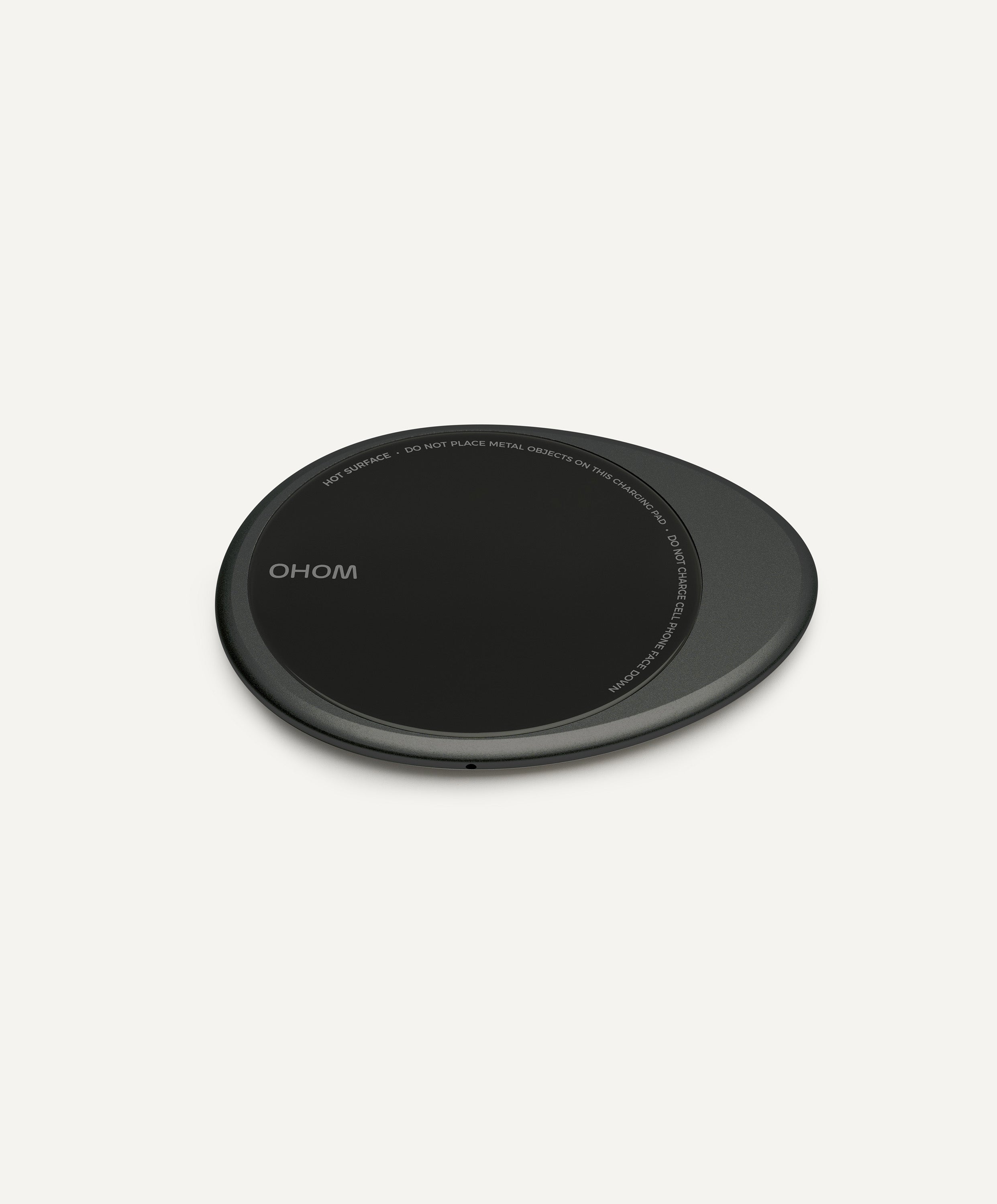 OHOM Pad 3 anodized aluminum alloy and tempered glass wireless charging pad in Artist Collection Black