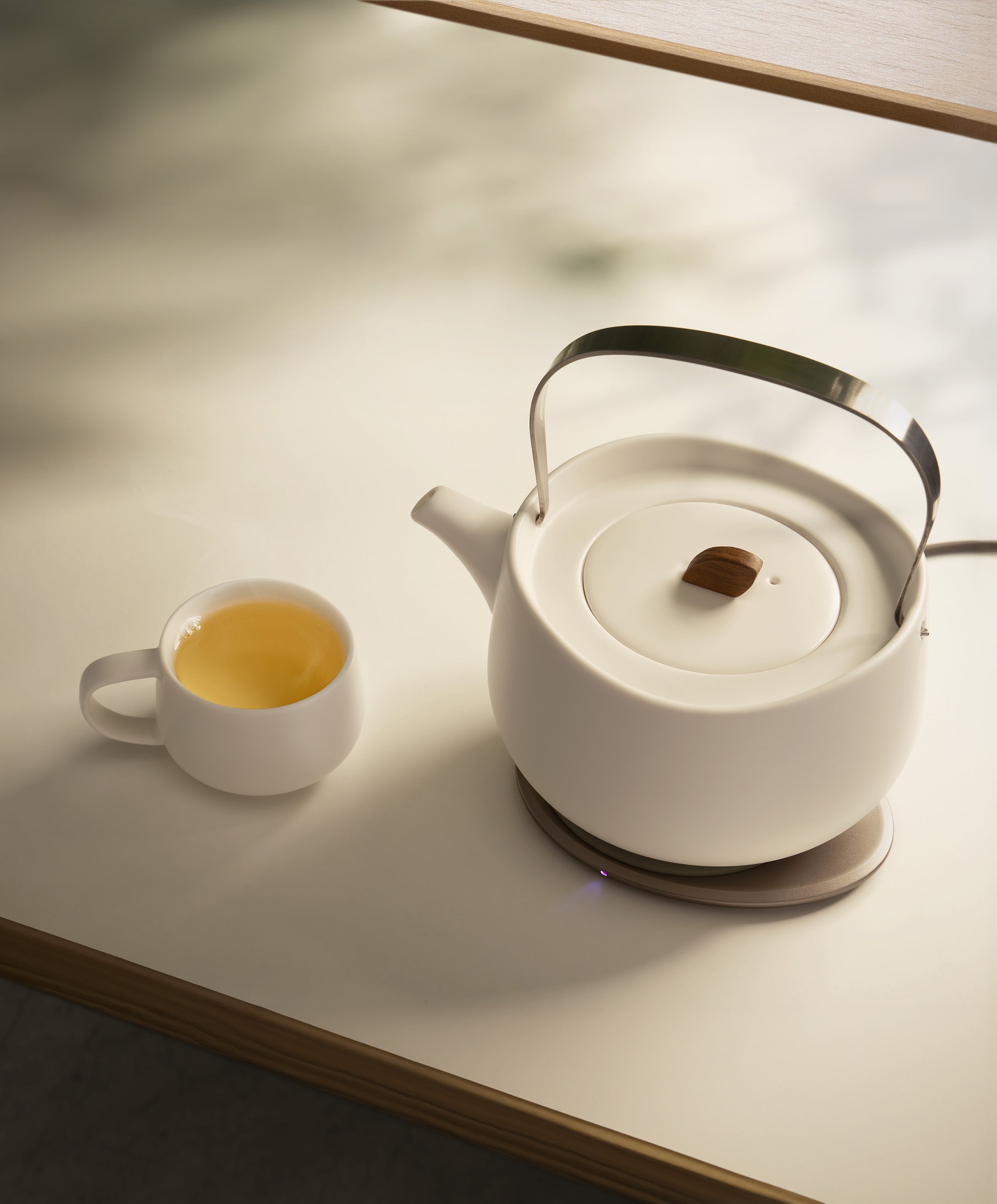 Leiph Self-heating Teapot Set - Jasmine White