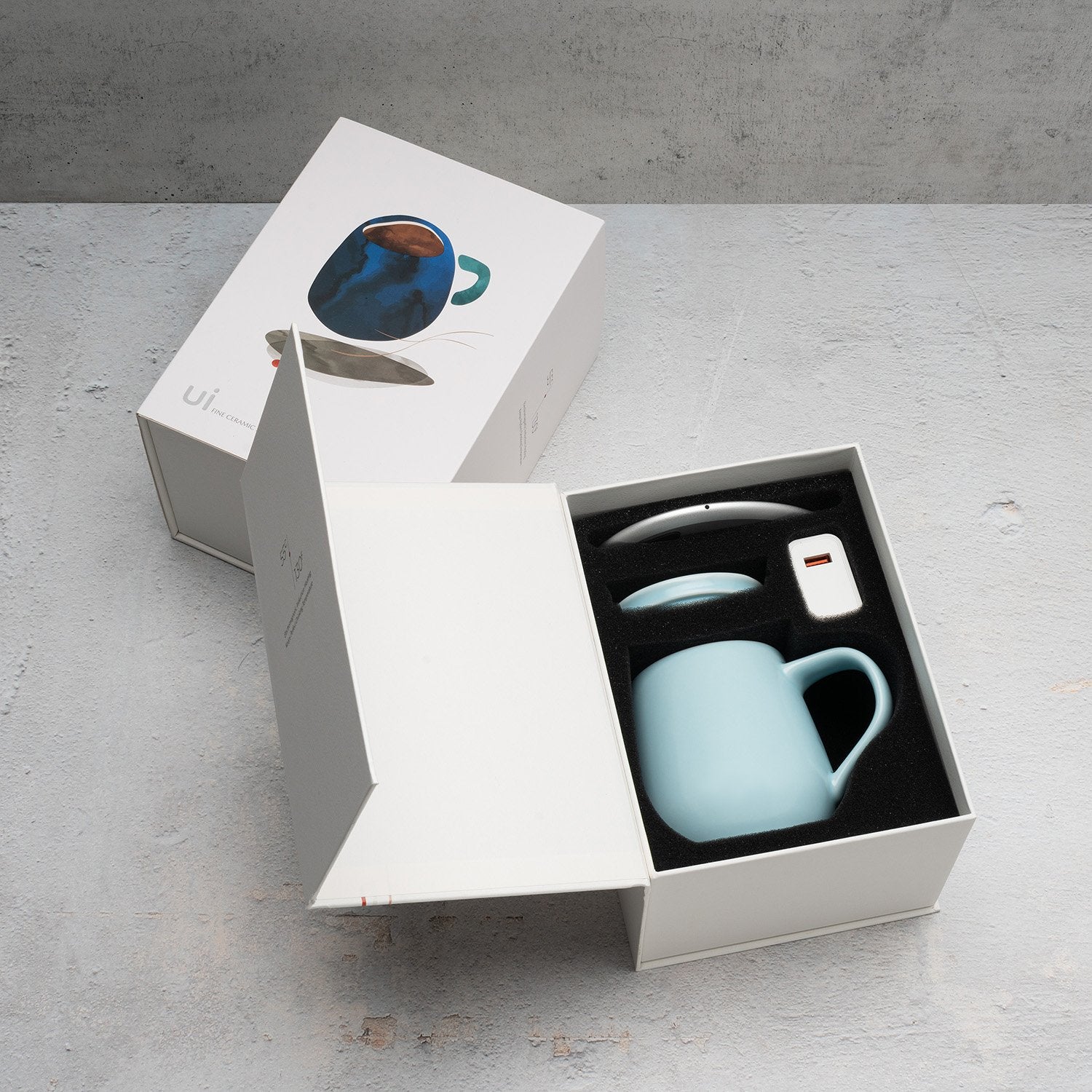 Light blue mug in packaging